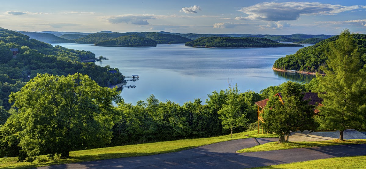Lake Shore Cabins On Beaver Lake